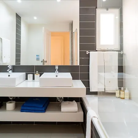 Poolside - Golf & Tennis Court & Pool View Apartamento *